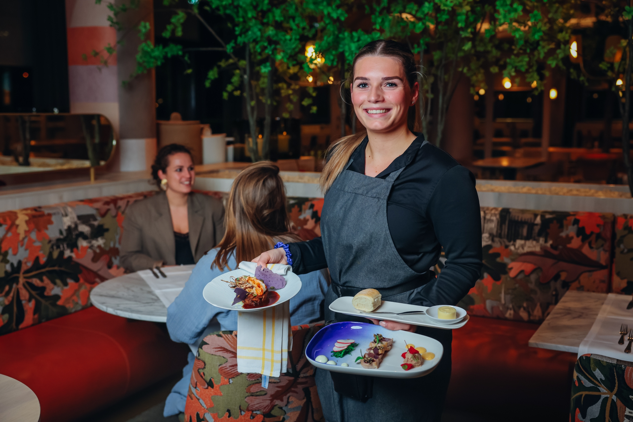 Medewerker bediening Medewerker bediening